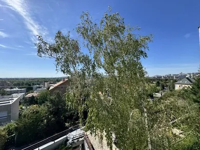 Na prenájom 3-izbový byt, 70 m², Bratislava-Staré Mesto, Révová