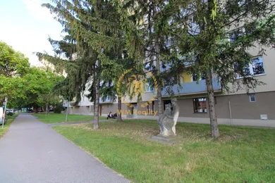 Mieszkania na sprzedaż, 3-pokojowe, Hlohovec · €135 500