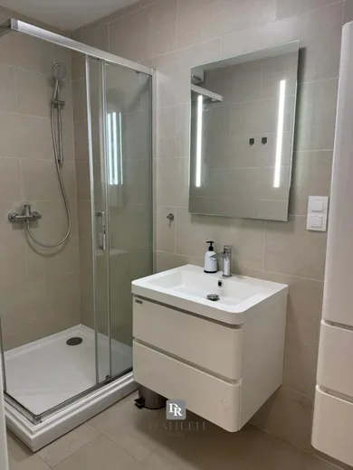 Na prenájom 3-izbový byt, 64 m², Bratislava-Nové Mesto, Frankovská
