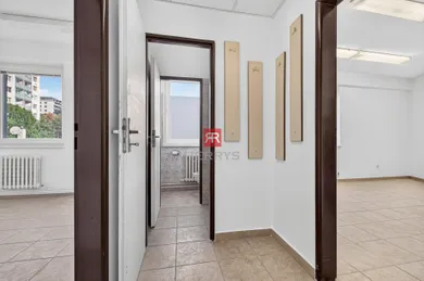 Na predaj komerčné, 61 m², Bratislava-Karlova Ves, Kolískova