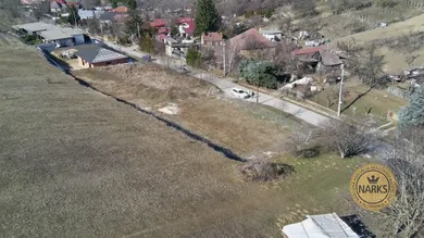 Na predaj pozemok, Vinohrady nad Váhom
