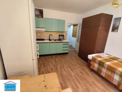 Mieszkania na wynajem, 1-pokojowe, Nové Zámky · €350