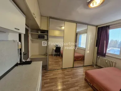 Na predaj 1-izbový byt, 20 m², Bratislava-Petržalka, Vilová