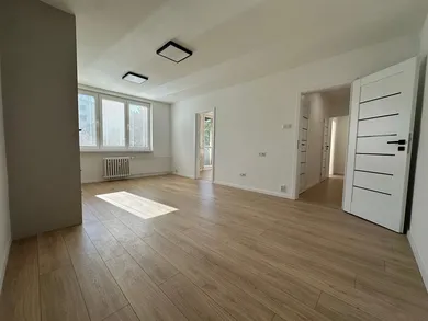 Na predaj 3-izbový byt, 56 m², Bratislava-Nové Mesto, Kyjevská