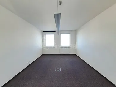 Na prenájom komerčné, 30 m², Bratislava-Nové Mesto, Vajnorská