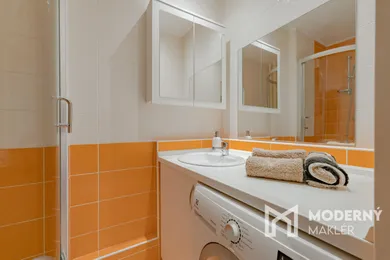 Na predaj 2-izbový byt, 61 m², Martin, Kozmonautov