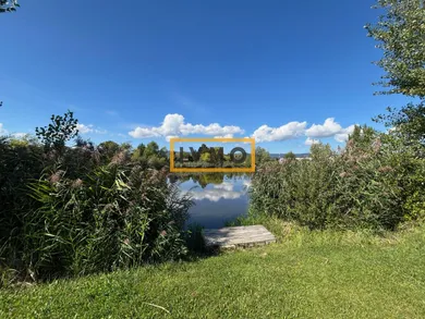 Будинки на продаж, 4-кімнатні, Slovenský Grob · €439 900