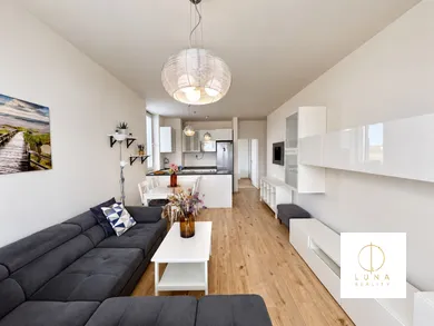 Na prenájom 2-izbový byt, 48 m², Bratislava-Petržalka, Béžová
