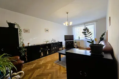 Na prenájom 3-izbový byt, 75 m², Poprad, Partizánska