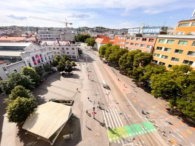Na prenájom 3-izbový byt, Bratislava-Staré Mesto, Námestie SNP