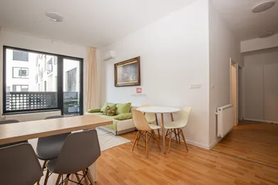 Na prenájom 2-izbový byt, 72 m², Bratislava-Staré Mesto