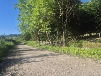 Na predaj pozemok v Považská Bystrica · €15 000 · Čiastočná rekonštrukcia