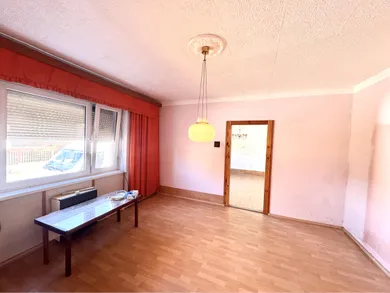 Na predaj 4-izbový dom, 110 m², Šurany