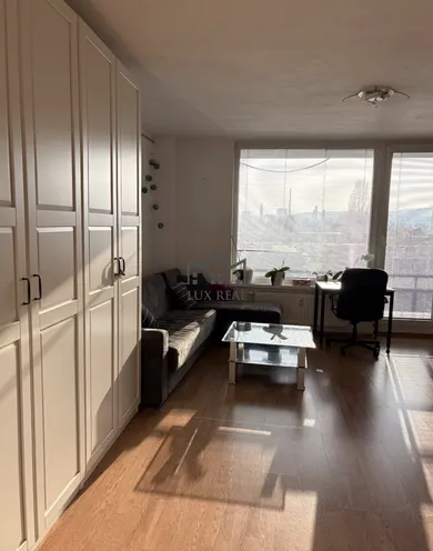 Na predaj 4-izbový byt, 95 m², Bratislava-Nové Mesto, Nová Rožňavská