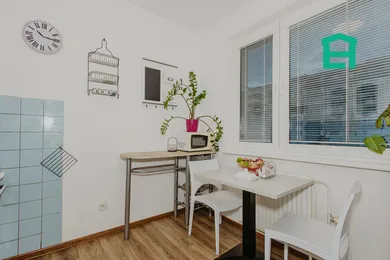 Na predaj 1-izbový byt, 39 m², Bratislava-Vrakuňa, Rajecká