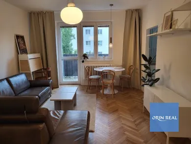 Na prenájom 2-izbový byt, 52 m², Pezinok, Záhradná
