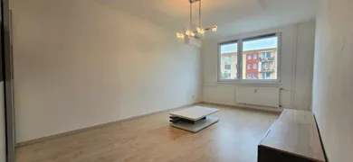 Na prenájom 2-izbový byt, 54 m², Šaľa, Hollého