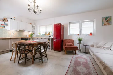 Domy na sprzedaż, 4-pokojowe, Trenčín · €359 000