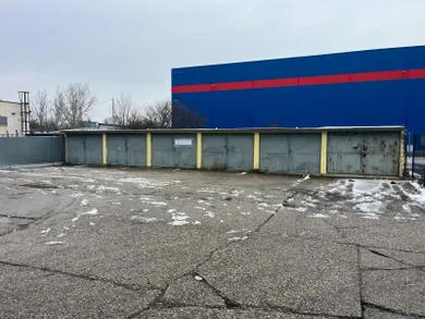 Na prenájom objekt v Bratislava-Nové Mesto · €8 · Čiastočná rekonštrukcia