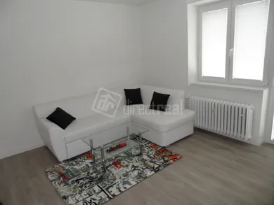 Na prenájom 2-izbový byt, 63 m², Bratislava-Ružinov, Svätoplukova