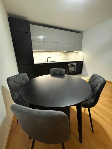Na prenájom 2-izbový byt, 68 m², Bratislava-Devínska Nová Ves