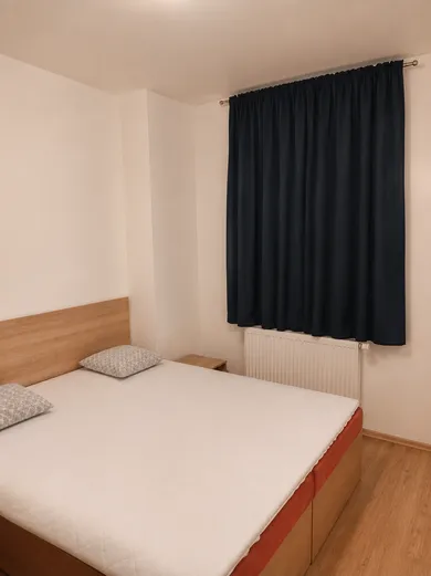 Na prenájom 2-izbový byt, 40 m², Bratislava-Ružinov, Prievozská