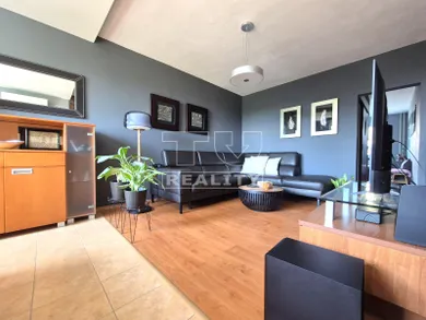 Na predaj 3-izbový byt, 68 m², Tlmače