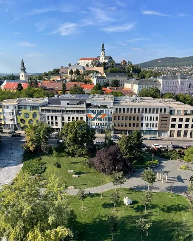 Kiadó lakások, 2-szobás, Nitra · €850