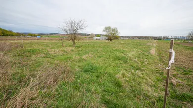 Na predaj pozemok, 831 m², Ploské