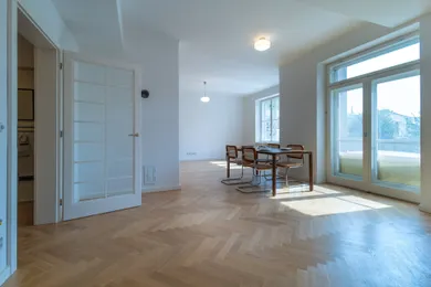 Na predaj 3-izbový byt, 218 m², Bratislava-Staré Mesto, Okánikova