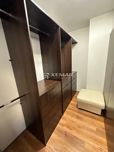 Na prenájom 2-izbový byt, 63 m², Banská Bystrica