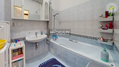 Na predaj 2-izbový byt, 62 m², Lučenec, Cintorínska
