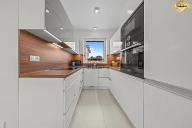 Na predaj 4-izbový byt, 91 m², Stupava, Liesková