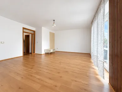 Na prenájom 4-izbový byt, 107 m², Bratislava-Podunajské Biskupice