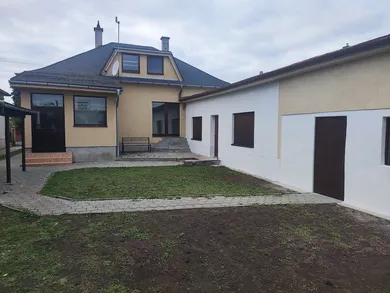 Na prenájom dom, 190 m², Malacky, Jánošíkova