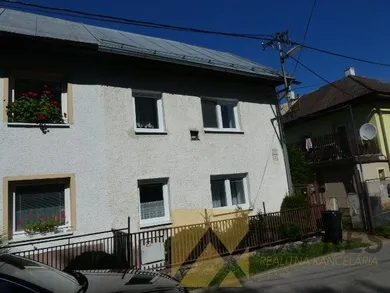 Na predaj 4-izbový dom, 140 m², Handlová, Pekárska