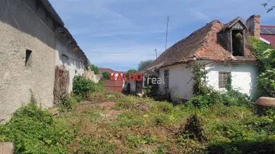 Na predaj pozemok, 158 m², Bučany