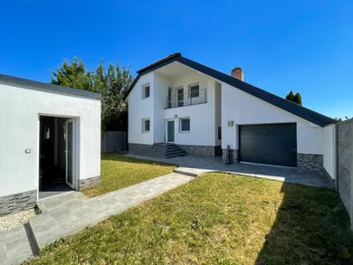 Na predaj 8-izbový dom, 432 m², Šaľa