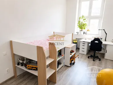 Na predaj 4-izbový byt, 105 m², Bratislava-Staré Mesto, Lehockého