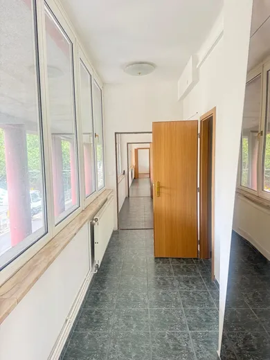 Lokale komercyjne na wynajem, Bratislava-Staré Mesto · €2000