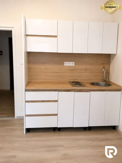 Mieszkania na wynajem, 1-pokojowe, Žilina · €450