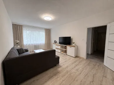 Mieszkania na wynajem, 3-pokojowe, Žilina · €850
