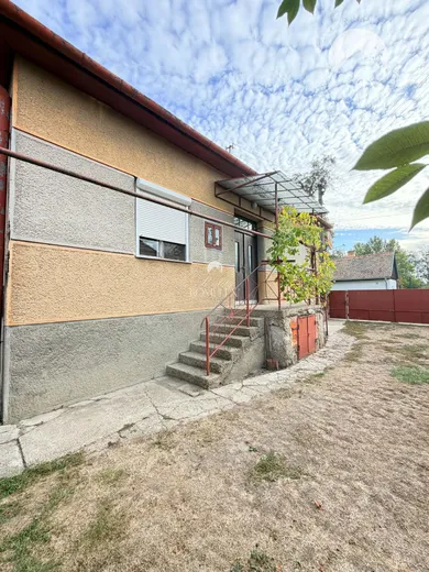Na predaj 3-izbový dom, 108 m², Kameničná