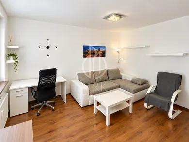 Na predaj 2-izbový byt, 36 m², Bratislava-Petržalka, Osuského