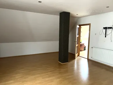 Na predaj 5-izbový dom, 528 m², Beluša, Podhorie