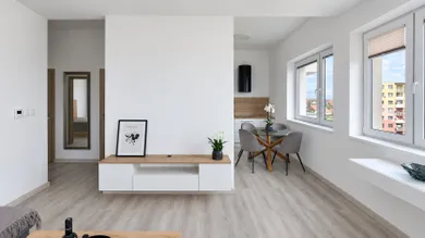 Na prenájom 2-izbový byt, 80 m², Poprad, Allendeho