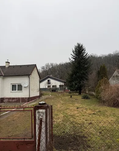 Na predaj pozemok, 586 m², Bratislava-Devínska Nová Ves, Zidiny