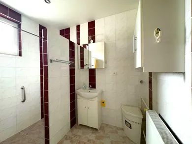 Na predaj dom, 192 m², Trhovište