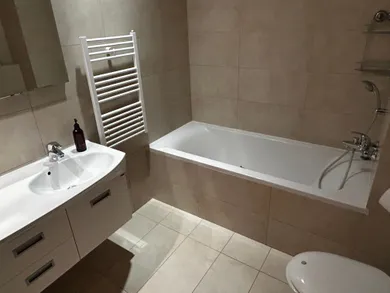 Na prenájom 3-izbový byt, 81 m², Bratislava-Ružinov, Tomášikova