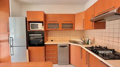 Na prenájom 3-izbový byt, 72 m², Banská Bystrica, Bernolákova